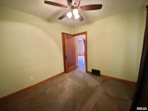 835 E Ash St, Canton, IL 61520 photo 35