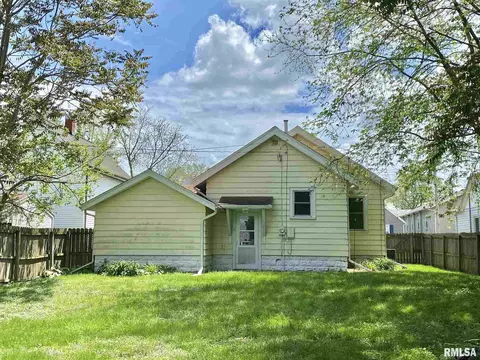 835 E Ash St, Canton, IL 61520 photo 11