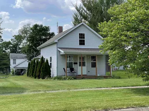 202 N Myers St, Eureka, IL 61530 photo 1
