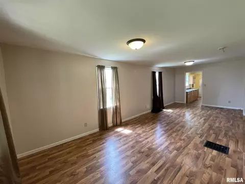 202 N Myers St, Eureka, IL 61530 photo 8