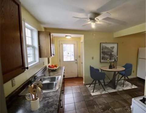 202 N Myers St, Eureka, IL 61530 photo 4