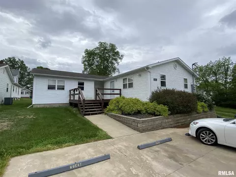 516 W Murray St, Macomb, IL 61455 photo 7