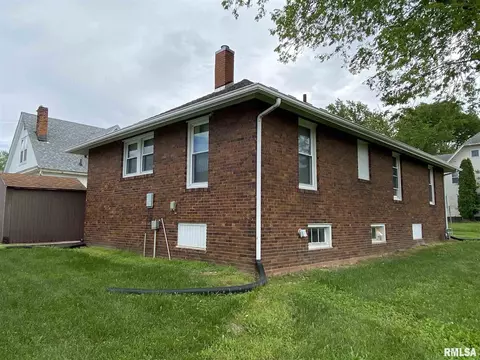 516 W Murray St, Macomb, IL 61455 photo 9