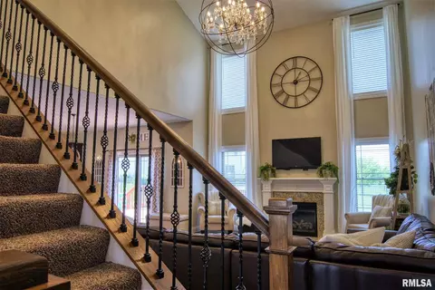 110 Cypress Pt, Washington, IL 61571 photo 4