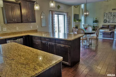110 Cypress Pt, Washington, IL 61571 photo 11