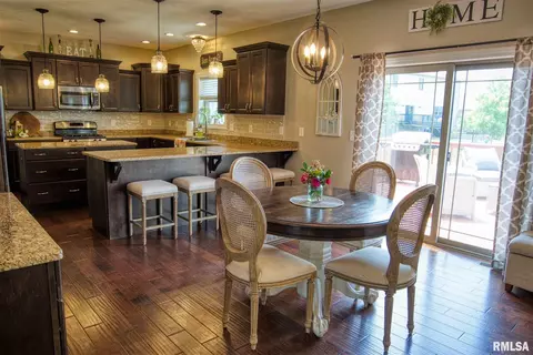 110 Cypress Pt, Washington, IL 61571 photo 9