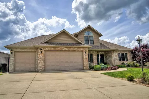 110 Cypress Pt, Washington, IL 61571 photo 1