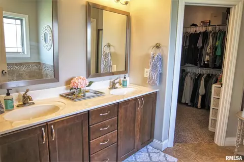 110 Cypress Pt, Washington, IL 61571 photo 18