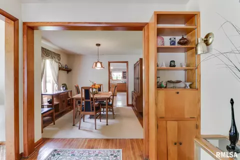510 E 6th St, Delavan, IL 61734 photo 4