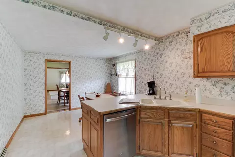 510 E 6th St, Delavan, IL 61734 photo 9