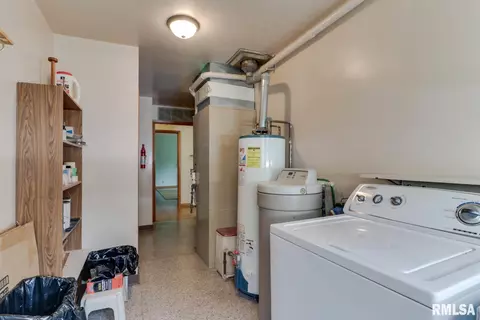 510 E 6th St, Delavan, IL 61734 photo 25