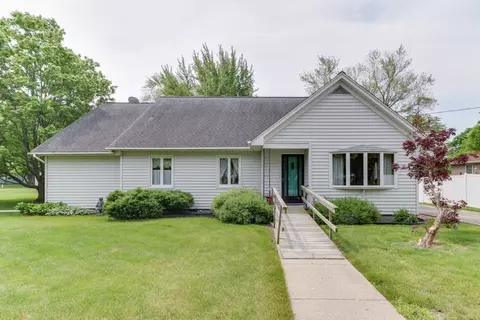 510 E 6th St, Delavan, IL 61734 photo 1