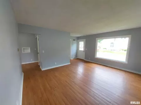 102 Sunny Ln, Eureka, IL 61530 photo 9
