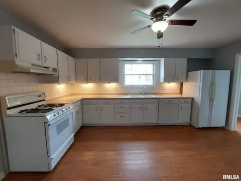 102 Sunny Ln, Eureka, IL 61530 photo 24