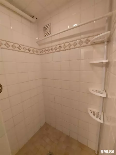 102 Sunny Ln, Eureka, IL 61530 photo 32
