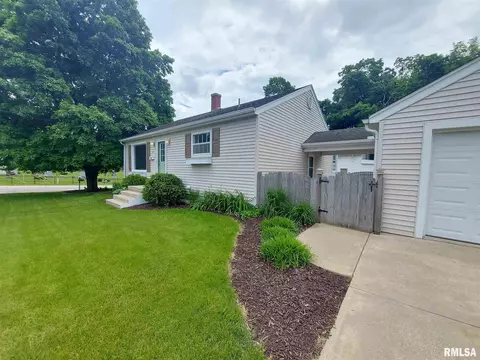 102 Sunny Ln, Eureka, IL 61530 photo 6