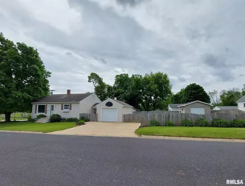 102 Sunny Ln, Eureka, IL 61530 photo 4