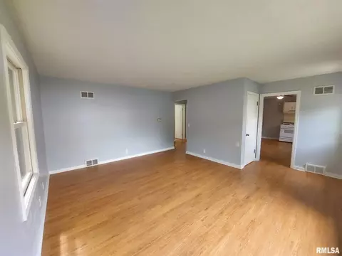 102 Sunny Ln, Eureka, IL 61530 photo 8