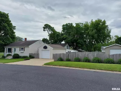 102 Sunny Ln, Eureka, IL 61530 photo 5