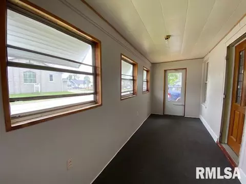 827 E Ash St, Canton, IL 61520 photo 11