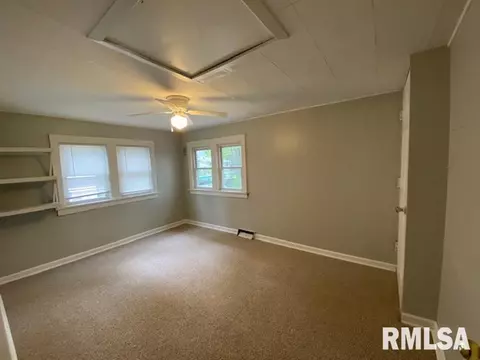 827 E Ash St, Canton, IL 61520 photo 15