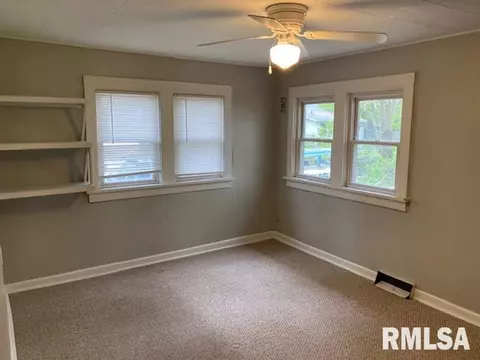 827 E Ash St, Canton, IL 61520 photo 14