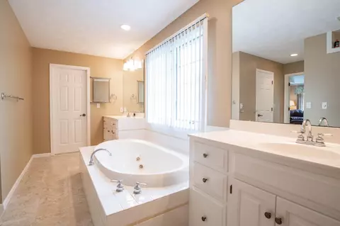 904 W Bennett Ct, Dunlap, IL 61525 photo 27