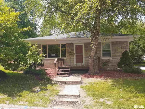 220 W Chase St, Macomb, IL 61455 photo 1