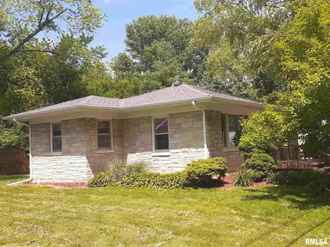 220 W Chase St, Macomb, IL 61455 photo 3