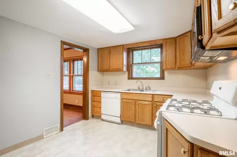 500 S 8th St, Pekin, IL 61554 photo 16