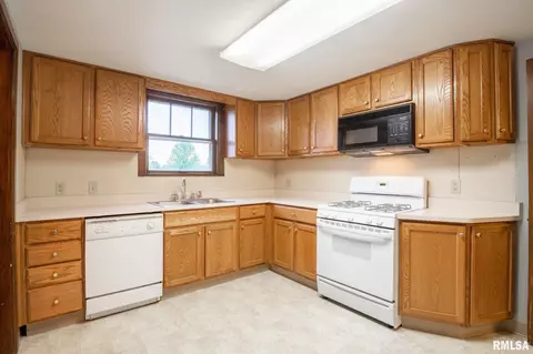 500 S 8th St, Pekin, IL 61554 photo 13