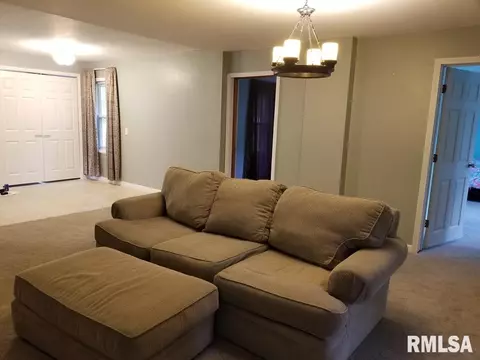 213 N Central Ave, Saint David, IL 61563 photo 13