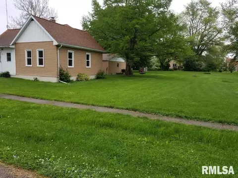 213 N Central Ave, Saint David, IL 61563 photo 3
