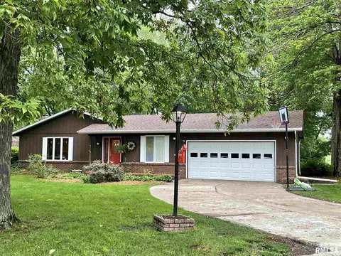 33 Indian Trl, Macomb, IL 61455 photo 1