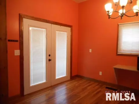 510 N Callender St, Eureka, IL 61530 photo 8