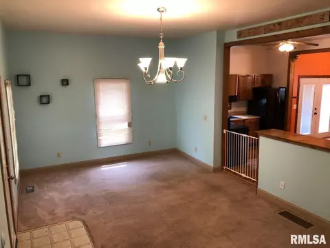 510 N Callender St, Eureka, IL 61530 photo 4