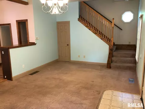 510 N Callender St, Eureka, IL 61530 photo 3
