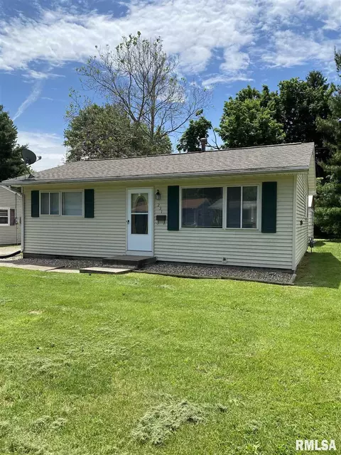 231 Barsi Blvd, Macomb, IL 61455 photo 1