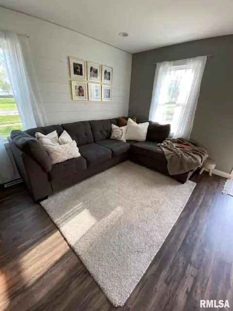 405 N State St, Macomb, IL 61455 photo 8