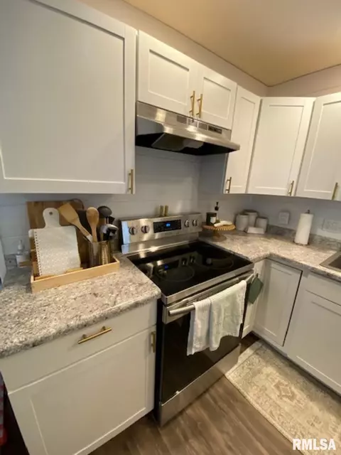 405 N State St, Macomb, IL 61455 photo 11