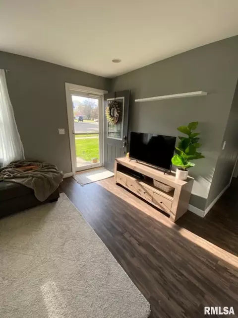 405 N State St, Macomb, IL 61455 photo 7
