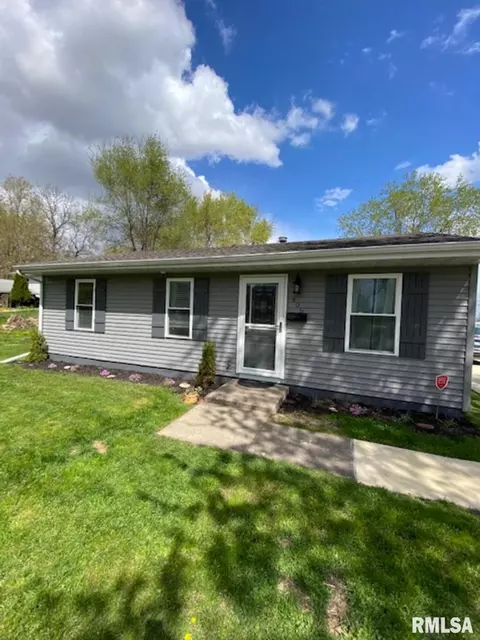 405 N State St, Macomb, IL 61455 photo 2