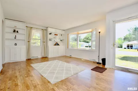 405 Devonshire Rd, Washington, IL 61571 photo 7