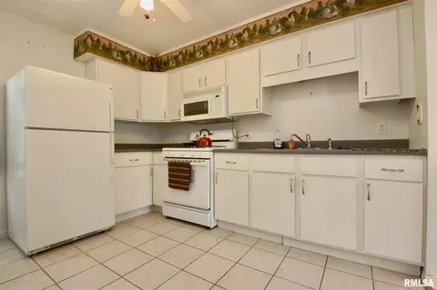 405 Devonshire Rd, Washington, IL 61571 photo 10