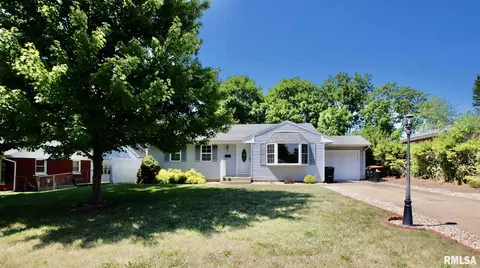 405 Devonshire Rd, Washington, IL 61571 photo 1