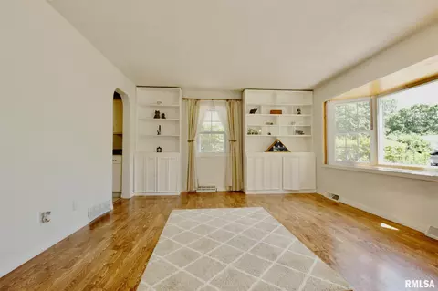 405 Devonshire Rd, Washington, IL 61571 photo 8