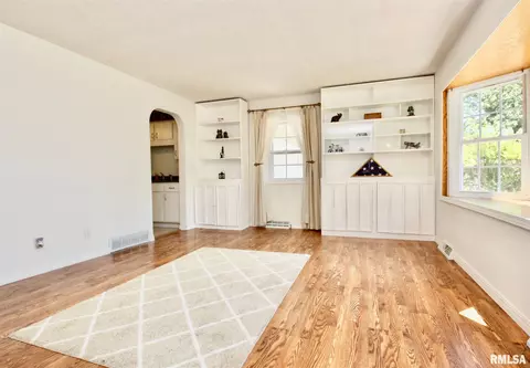 405 Devonshire Rd, Washington, IL 61571 photo 6