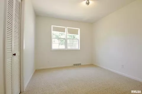 405 Devonshire Rd, Washington, IL 61571 photo 13