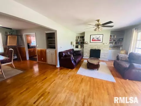 733 E Franklin St, Macomb, IL 61455 photo 5