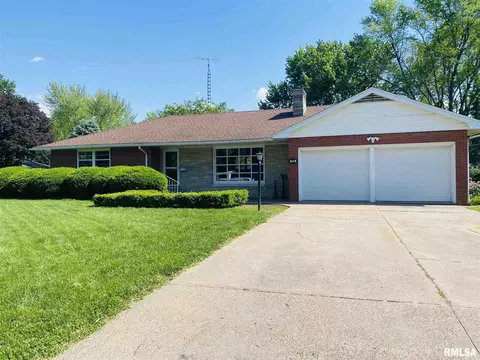733 E Franklin St, Macomb, IL 61455 photo 1